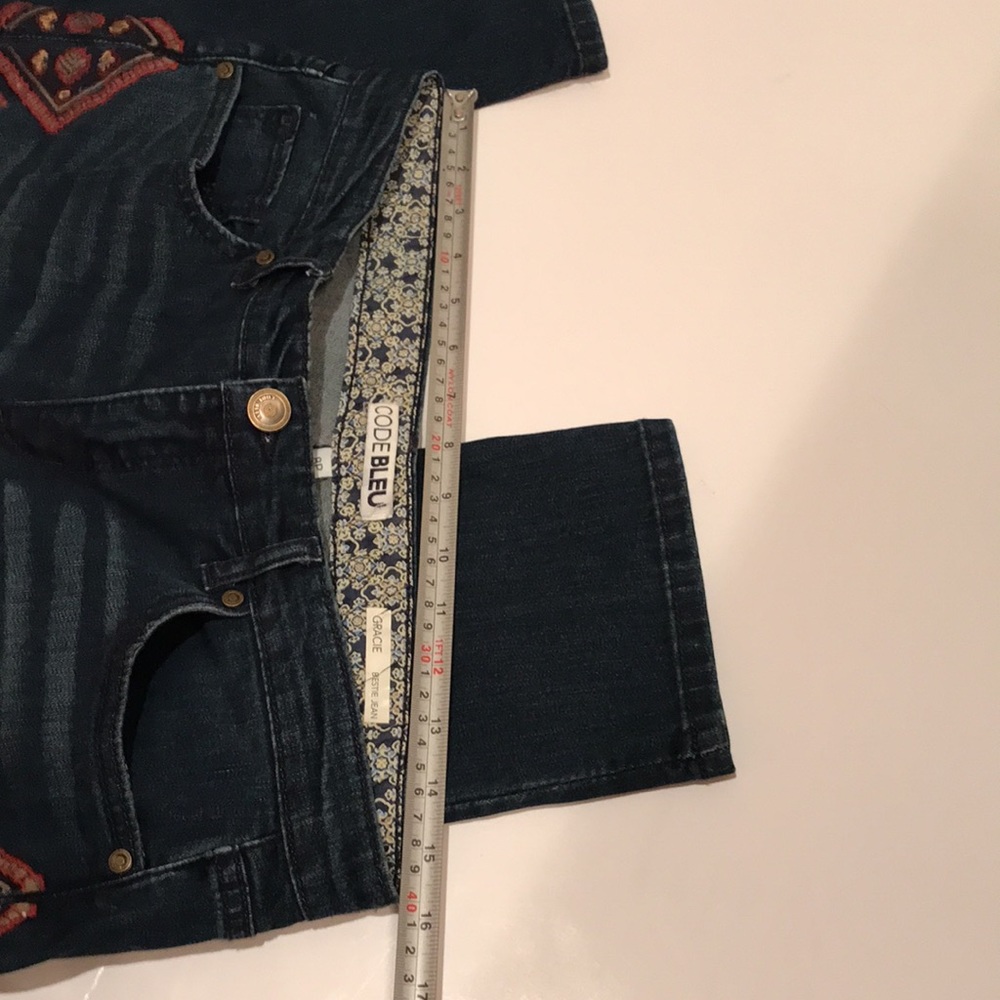 NWOT CODE BLEU BESTIE GRACIE Embroidered jeans 8P petite - Picture 10 of 11